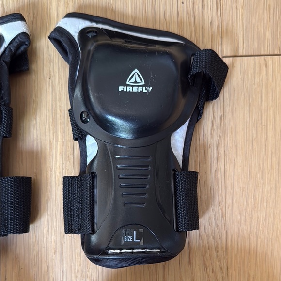 Black and White Youth Protective Gear Set - Picture 8 of 11